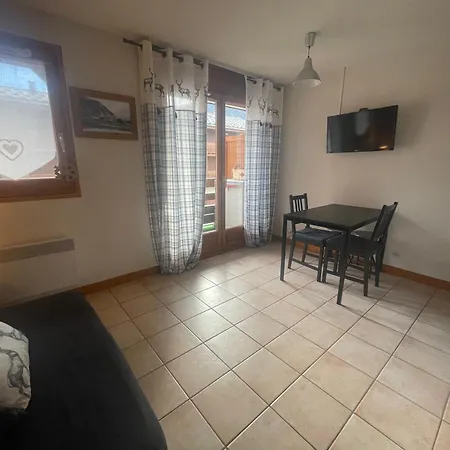Petit Apartment *